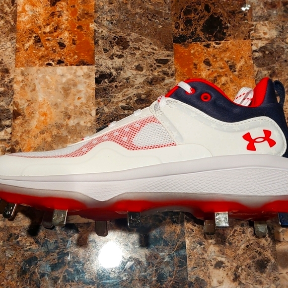 Under Armour Cleats - Picture 2 of 6